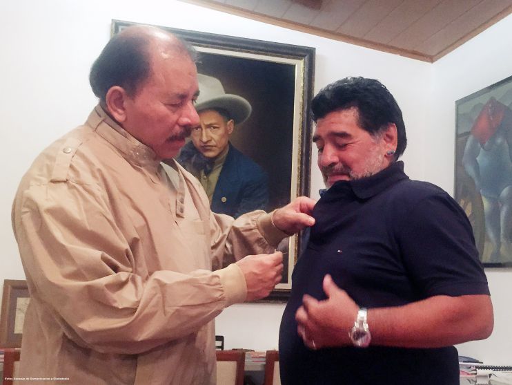 Orden Augusto C. Sandino a Diego Armando Maradona