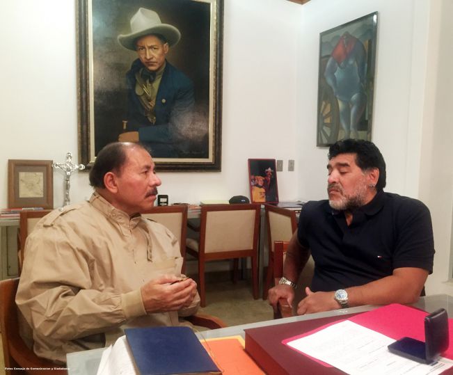 Orden Augusto C. Sandino a Diego Armando Maradona