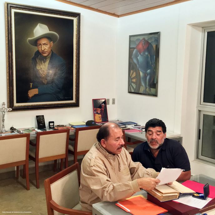 Orden Augusto C. Sandino a Diego Armando Maradona