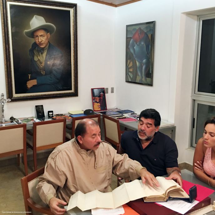 Orden Augusto C. Sandino a Diego Armando Maradona