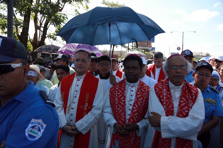 Viacrucis de Viernes Santo en Managua
