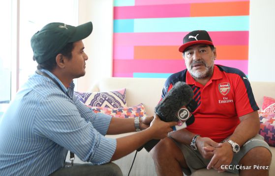 Diego Maradona se despide de Nicaragua tras inolvidable visita