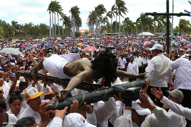 Viacrucis de Viernes Santo en Managua
