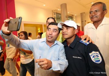 Nicaragua recibe a su Campeón: Román "Chocolatito" González