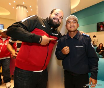 Nicaragua recibe a su Campeón: Román "Chocolatito" González
