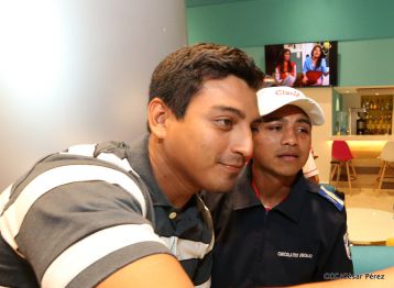 Nicaragua recibe a su Campeón: Román "Chocolatito" González