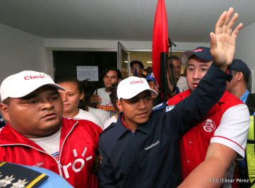 Nicaragua recibe a su Campeón: Román "Chocolatito" González