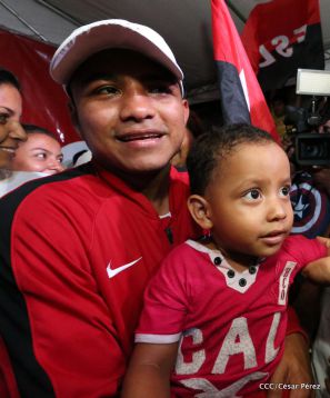 Nicaragua recibe a su Campeón: Román "Chocolatito" González