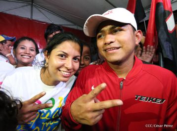Nicaragua recibe a su Campeón: Román "Chocolatito" González
