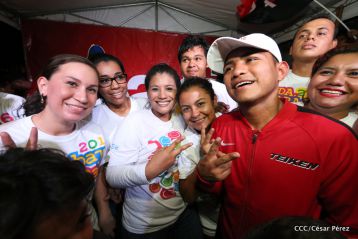 Nicaragua recibe a su Campeón: Román "Chocolatito" González