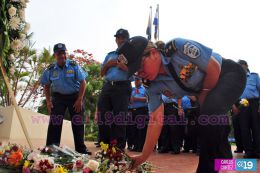 Policía Nacional rinde homenaje a Tomás