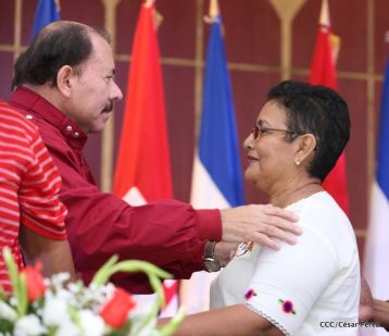 Daniel y Rosario sostienen encuentro con líderes sindicales nicaragüenses en saludo al Día Internacional de los Trabajadores