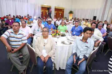 Daniel y Rosario sostienen encuentro con líderes sindicales nicaragüenses en saludo al Día Internacional de los Trabajadores