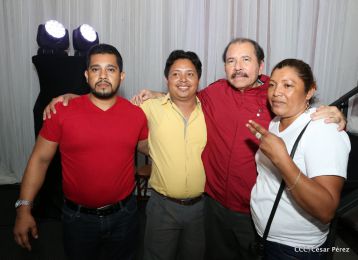 Daniel y Rosario sostienen encuentro con líderes sindicales nicaragüenses en saludo al Día Internacional de los Trabajadores