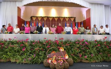 Daniel y Rosario sostienen encuentro con líderes sindicales nicaragüenses en saludo al Día Internacional de los Trabajadores
