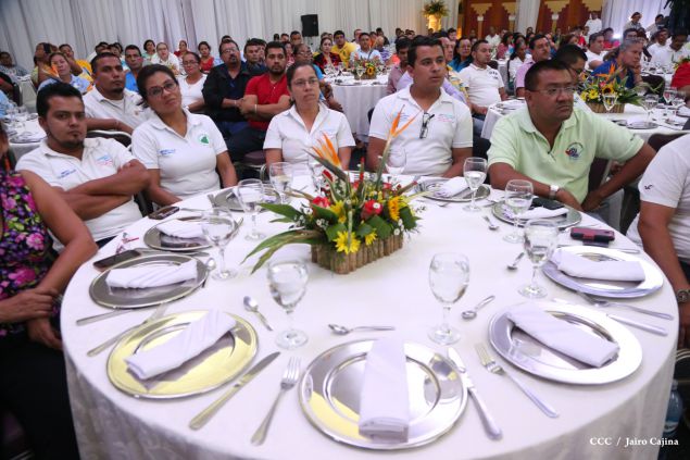 Daniel y Rosario sostienen encuentro con líderes sindicales nicaragüenses en saludo al Día Internacional de los Trabajadores