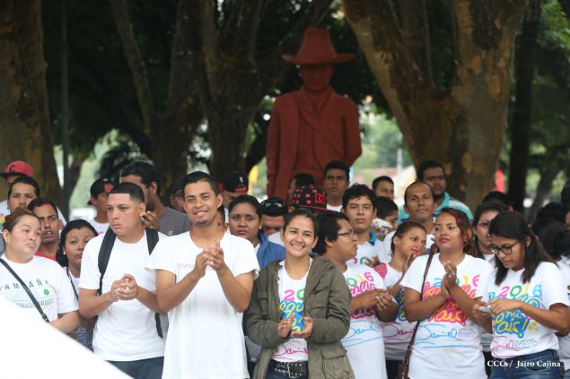 Una Flor para Tomás: Miles de nicaragüenses rinden homenaje al Comandante de la Revolución