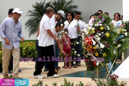 Una Flor para Tomás: Miles de nicaragüenses rinden homenaje al Comandante de la Revolución