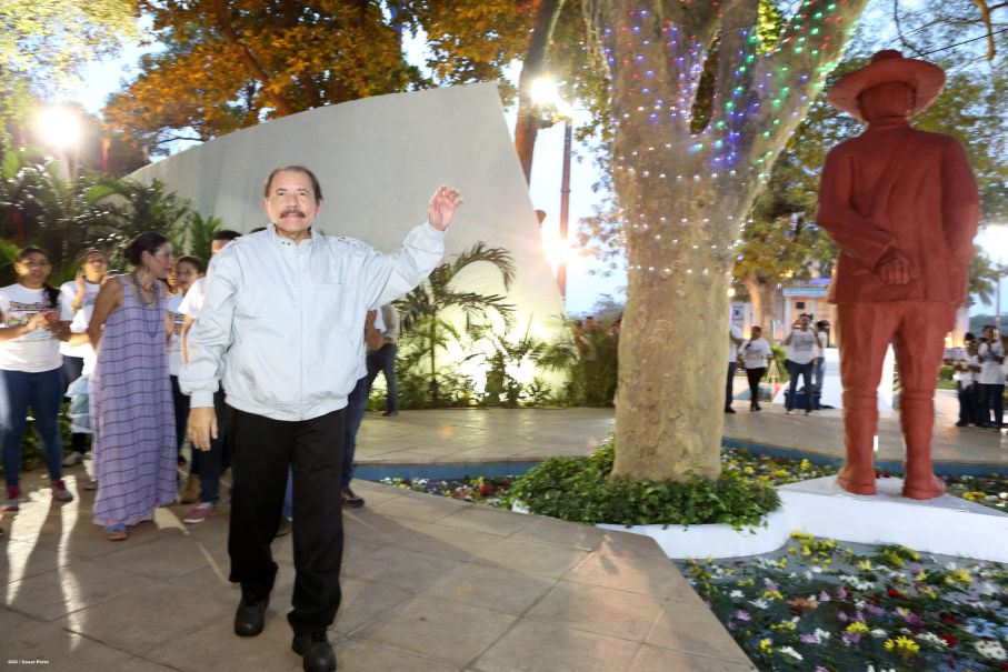 Daniel y Rosario rinden homenaje al Comandante de la Revolución, Tomás Borge Martínez