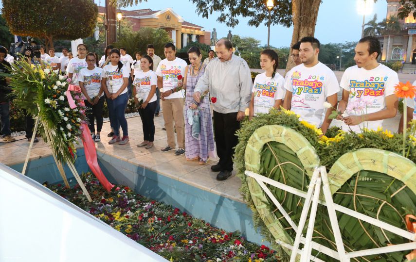 Daniel y Rosario rinden homenaje al Comandante de la Revolución, Tomás Borge Martínez