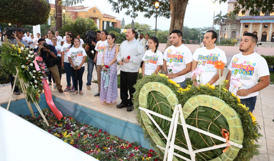 Daniel y Rosario rinden homenaje al Comandante de la Revolución, Tomás Borge Martínez