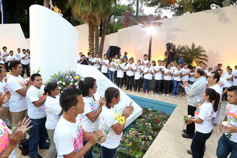 Daniel y Rosario rinden homenaje al Comandante de la Revolución, Tomás Borge Martínez