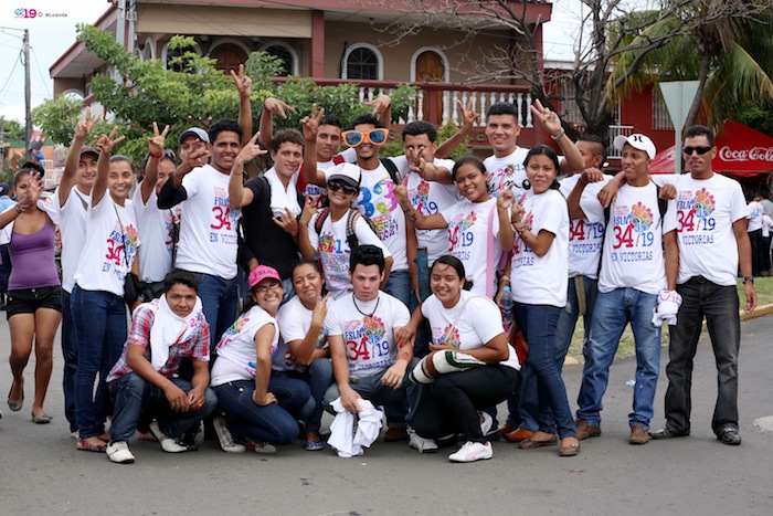 Juventud marcha hacia Plaza de la Fe Juan Pablo II al 34/19