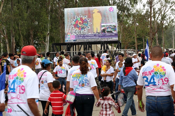 Juventud marcha hacia Plaza de la Fe Juan Pablo II al 34/19