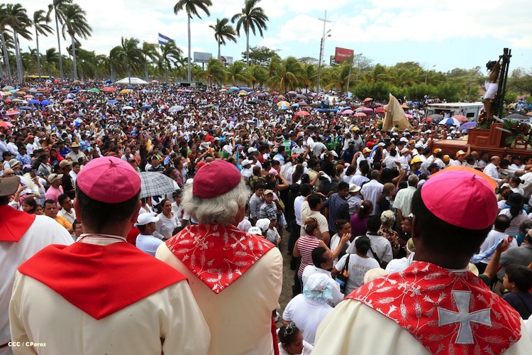 Viacrucis de Viernes Santo en Managua