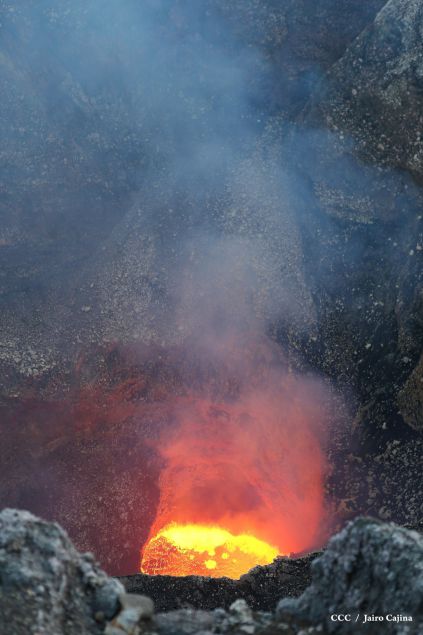 Espectáculo de lava del Volcán Masaya atrae a los turistas