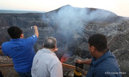 Continúan llegando turistas a observar el lago de lava del Volcán Masaya