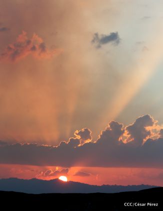 Continúan llegando turistas a observar el lago de lava del Volcán Masaya