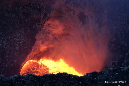Continúan llegando turistas a observar el lago de lava del Volcán Masaya