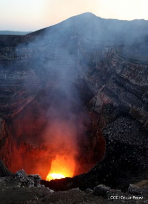Continúan llegando turistas a observar el lago de lava del Volcán Masaya