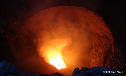 Continúan llegando turistas a observar el lago de lava del Volcán Masaya