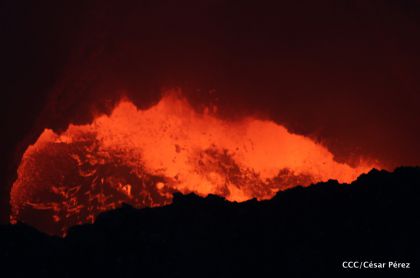 El impresionante lago de lava del Volcán Masaya