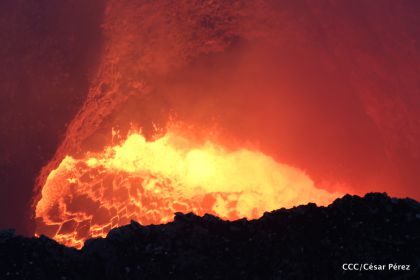 El impresionante lago de lava del Volcán Masaya