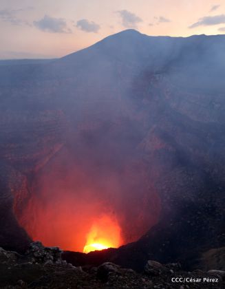 El impresionante lago de lava del Volcán Masaya
