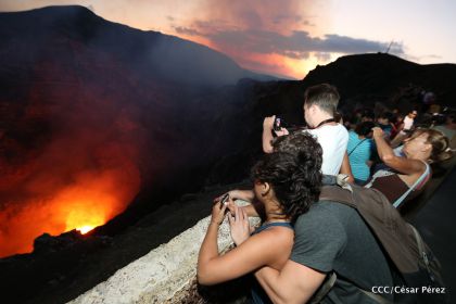 El impresionante lago de lava del Volcán Masaya