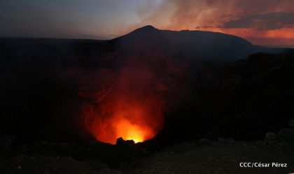 El impresionante lago de lava del Volcán Masaya