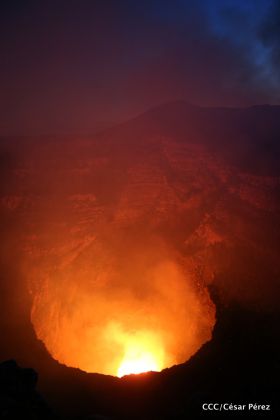 El impresionante lago de lava del Volcán Masaya