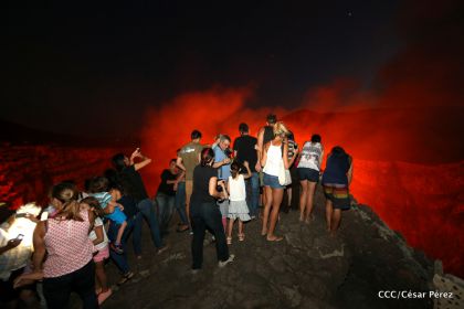 El impresionante lago de lava del Volcán Masaya