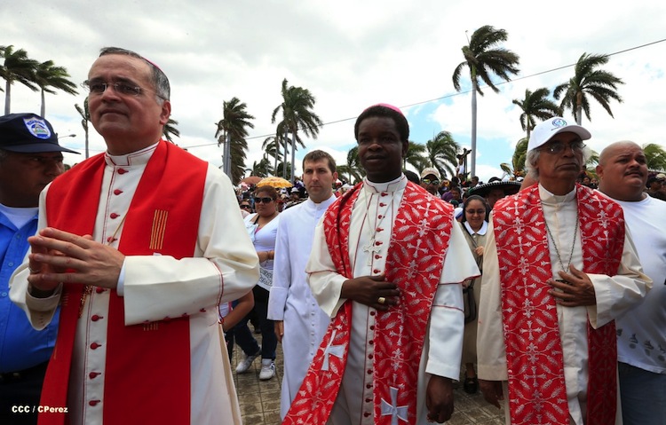Viacrucis de Viernes Santo en Managua