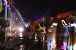 Fuerte incendio deja varias tiendas y tramos quemados en el Mercado Orienta