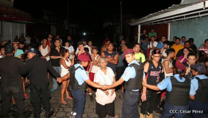 Labores de escombreo tras fuerte incendio en el Mercado Oriental
