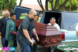 Familiares y amigos dan el último adiós al periodista Marcio Vargas