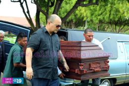 Familiares y amigos dan el último adiós al periodista Marcio Vargas