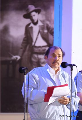 Daniel y Rosario celebran 121 Aniversario del Natalicio del General Sandino