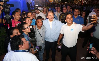 Daniel y Rosario celebran 121 Aniversario del Natalicio del General Sandino