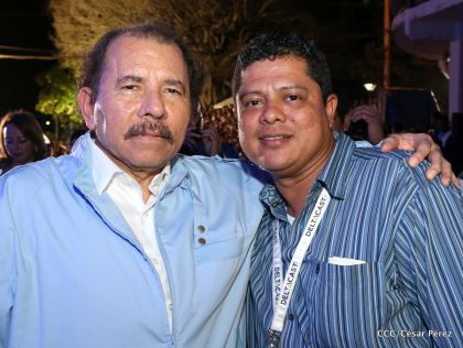 Daniel y Rosario celebran 121 Aniversario del Natalicio del General Sandino